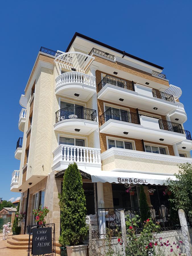 Семеен Хотел Прованс Ахелой Exterior foto