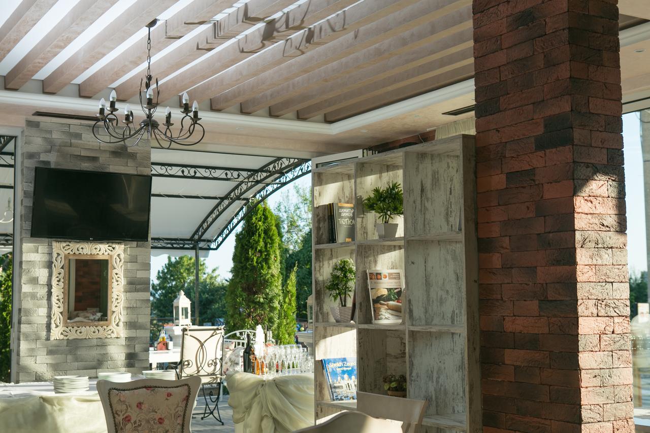 Семеен Хотел Прованс Ахелой Exterior foto